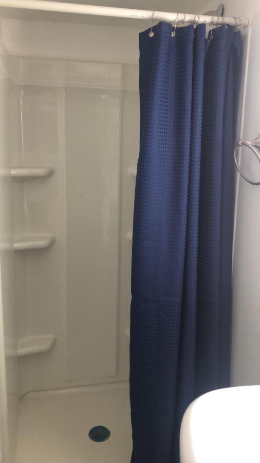 Cozzy With Private Entrance And Drive Way Privatunterkunft New York